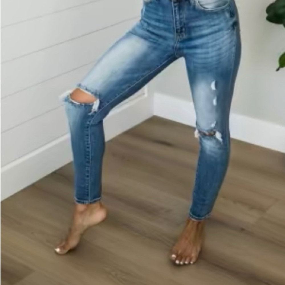 RISEN SKINNY JEANS-LIKE NEW